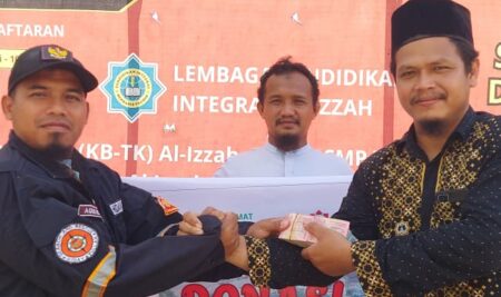 Yayasan Al Izzah Samarinda dan Warga Samarinda Salurkan Rp 22 Juta untuk Korban Bencana di Sumbar, Sumut, Aceh dan Lumajang